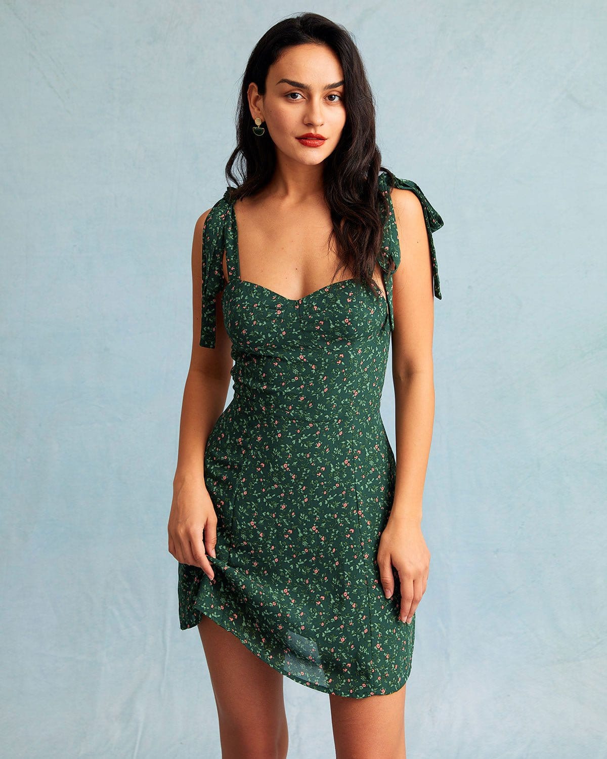 Marta | Vestido Corto Lencero Verde Floral con Escote Corazón