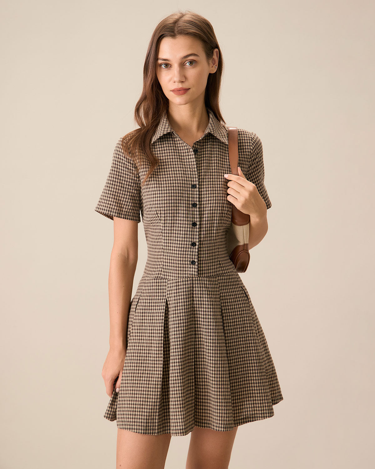 Encarna | Vestido Corto Marrón de Cuadros con Solapa y Falda Plisada