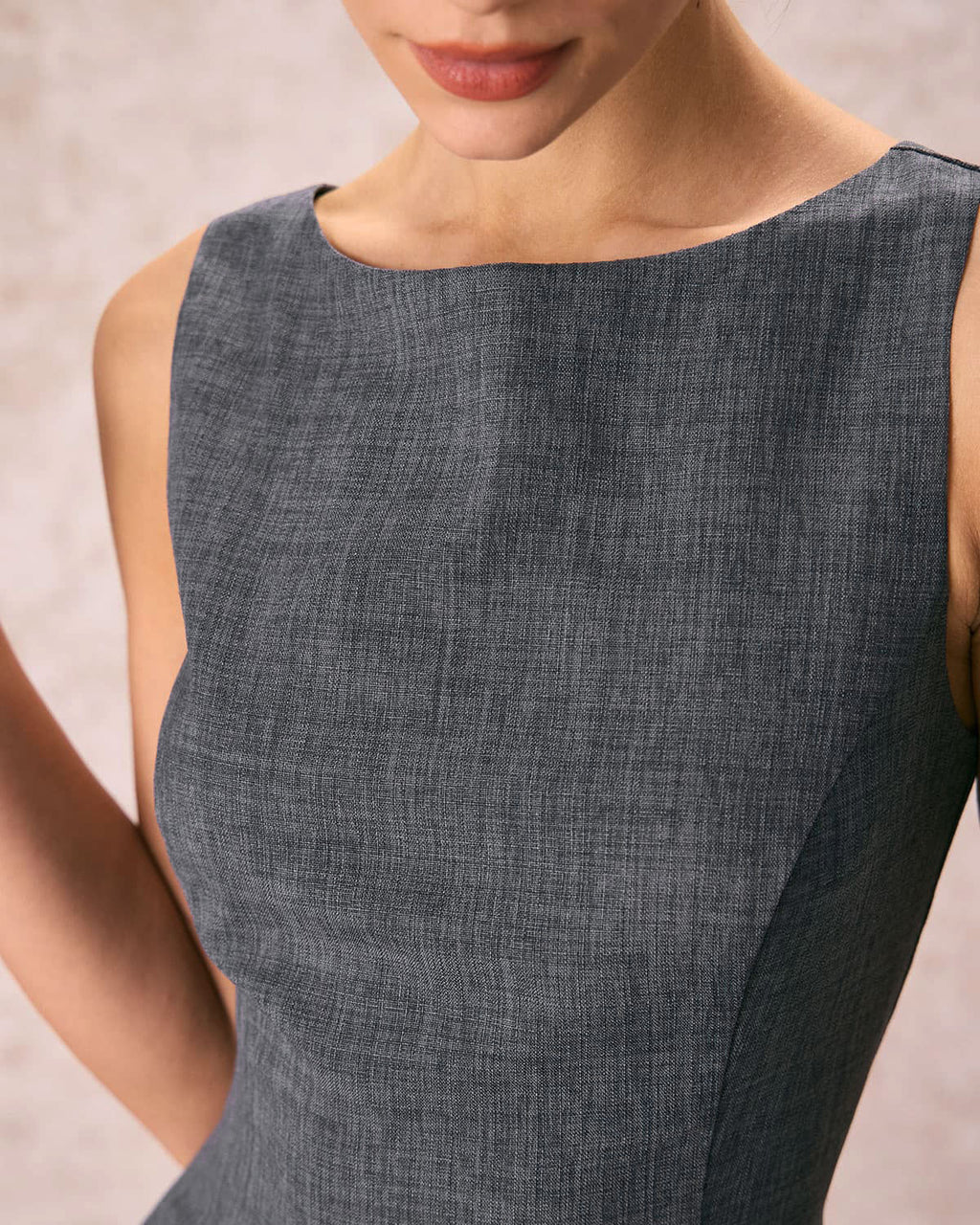 Rosario | Vestido Corto Gris Sin Mangas con Escote Barco