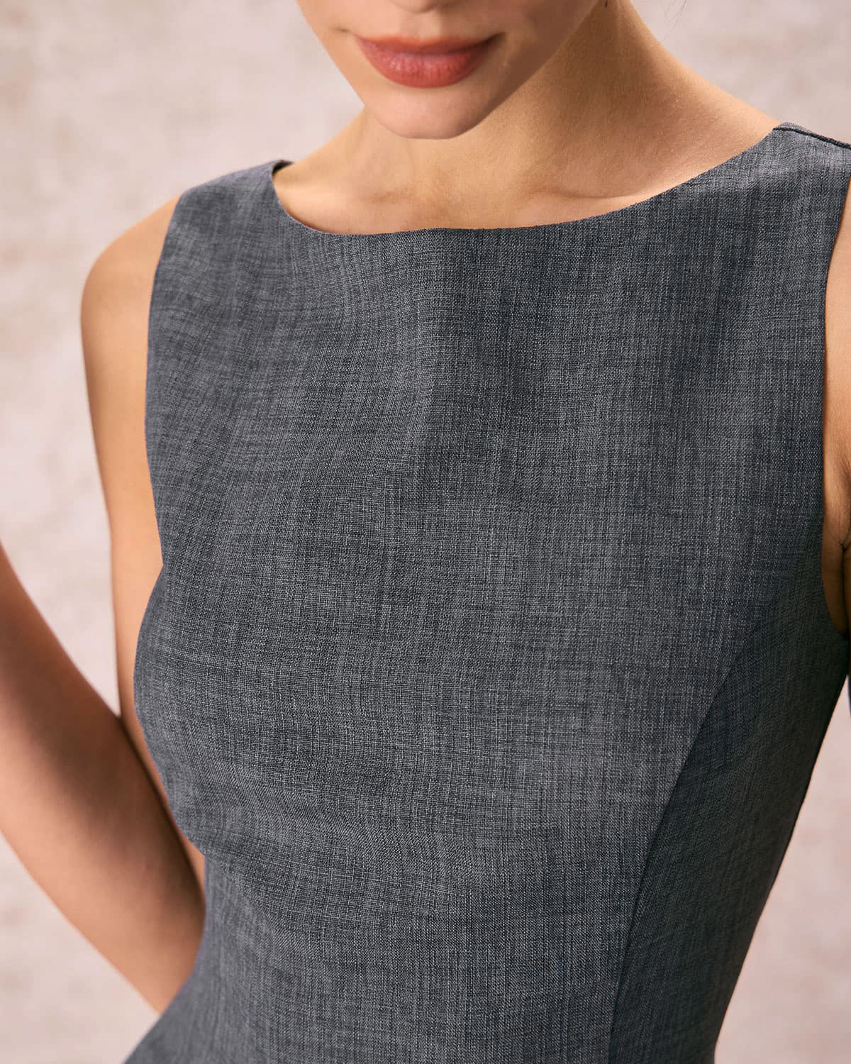 Rosario | Vestido Corto Gris Sin Mangas con Escote Barco