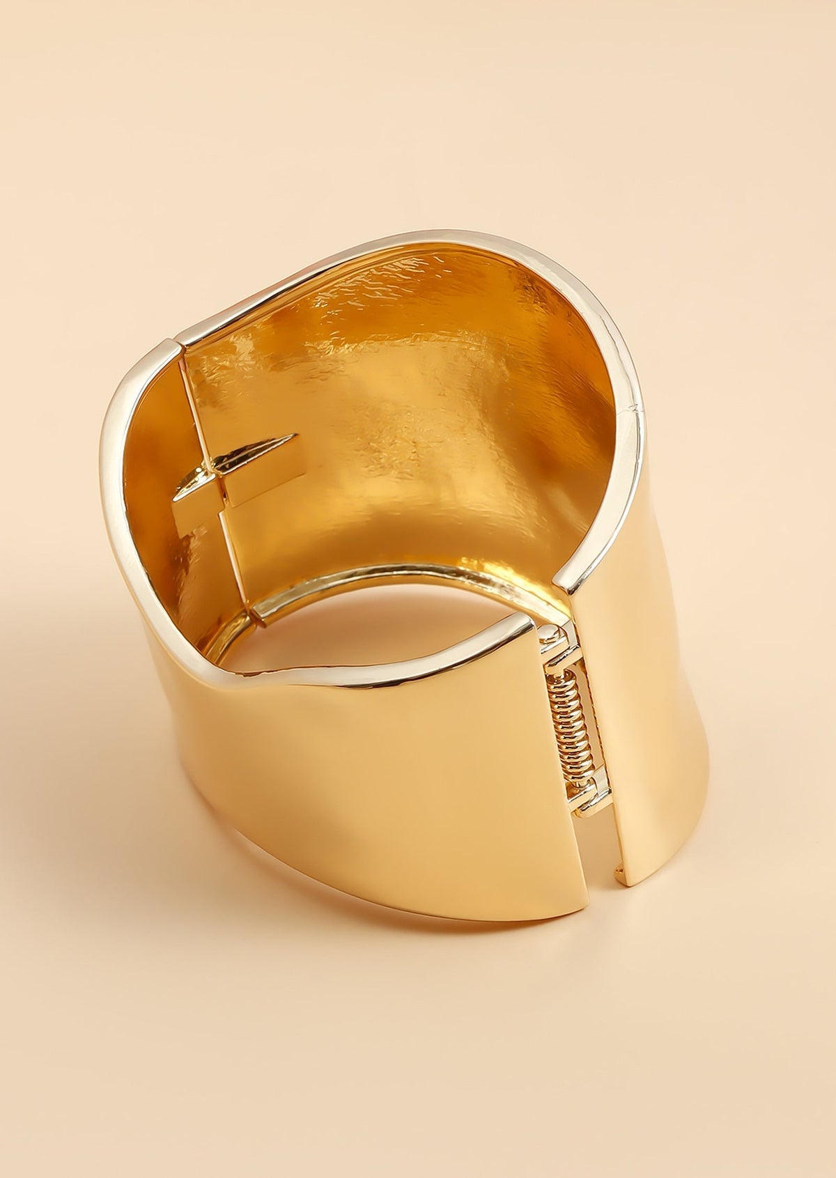 Gloria | Brazalete Ancho Ondulado Dorado
