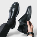 Ramón | Mocasines Negros de Cuero Brogue Hombre Slip-On Suela Gruesa
