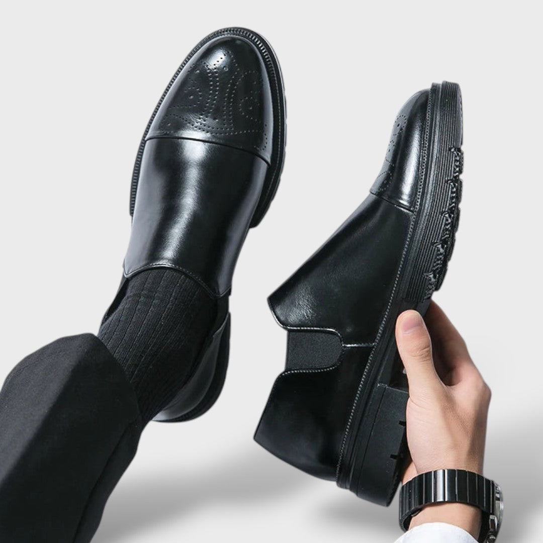 Ramón | Mocasines Negros de Cuero Brogue Hombre Slip-On Suela Gruesa