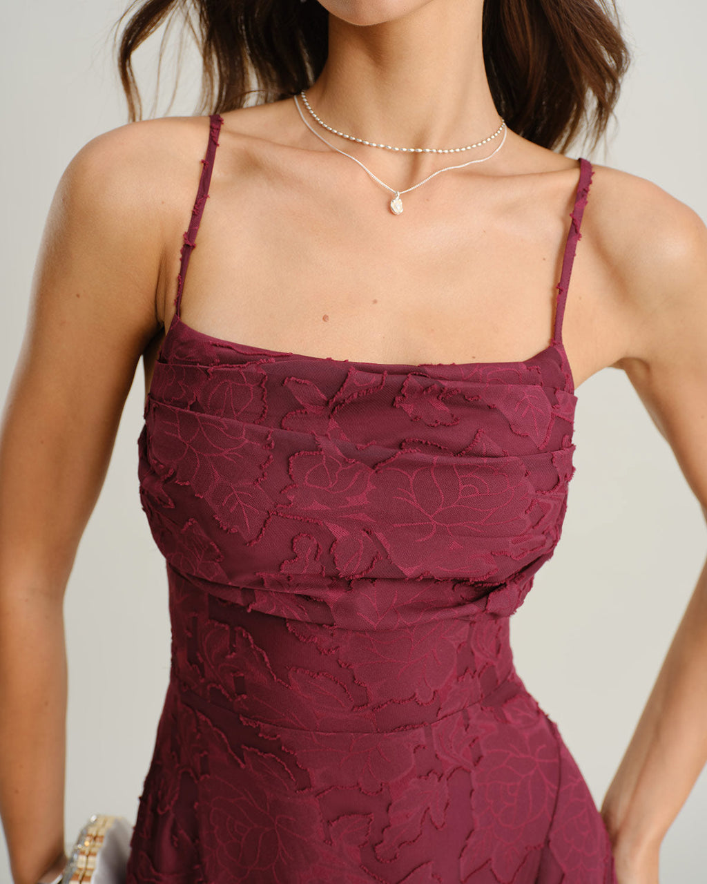 Aurora | Vestido Largo de Jacquard Burdeos Mujer Escote Cuadrado Espalda Cruzada